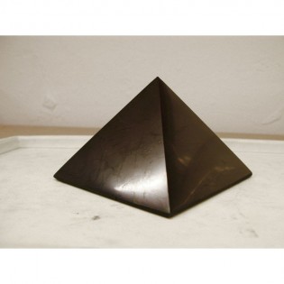 Piramide Shungit 3x3 cm. pulida